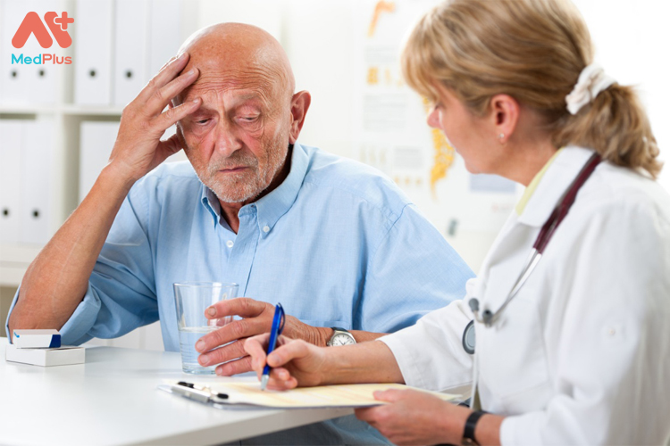 Bệnh nhân Alzheimer's nghe lời khuyên từ bác sĩ