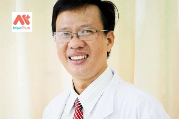 Review bác sĩ Ngô Minh Vinh khám da liễu “mát tay” bậc nhất