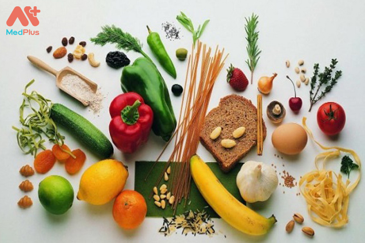 Khuyến khích nên có nhiều thành phần ngũ cốc nguyên hạt, trái cây và rau quả trong chế độ ăn uống