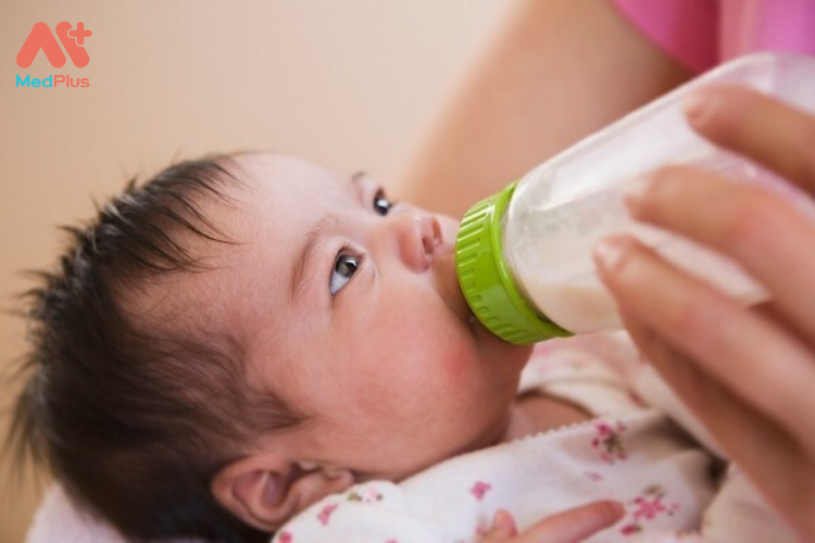 Dị ứng sữa là tình trạng hệ miễn dịch của cơ thể phản ứng với protein có trong sữa động vật
