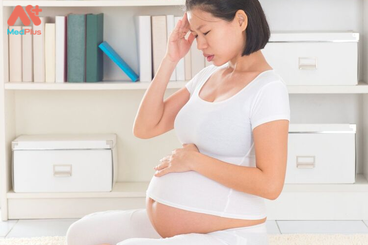 Ít nước ối ảnh hưởng như thế nào tới thai nhi?