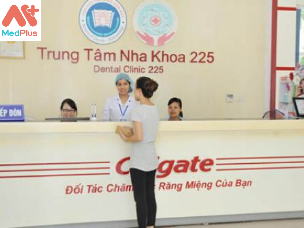 Không gian bên trong Dental Clinic 225