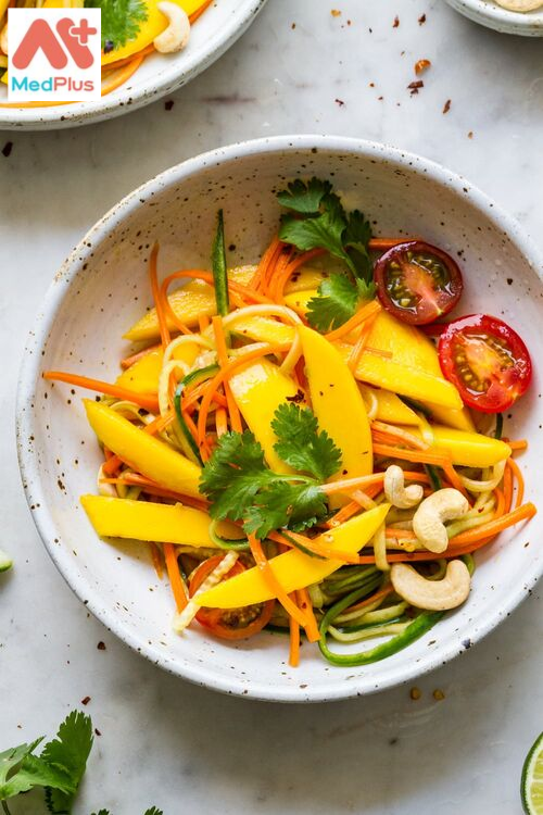 Salad xoài Thái Lan.