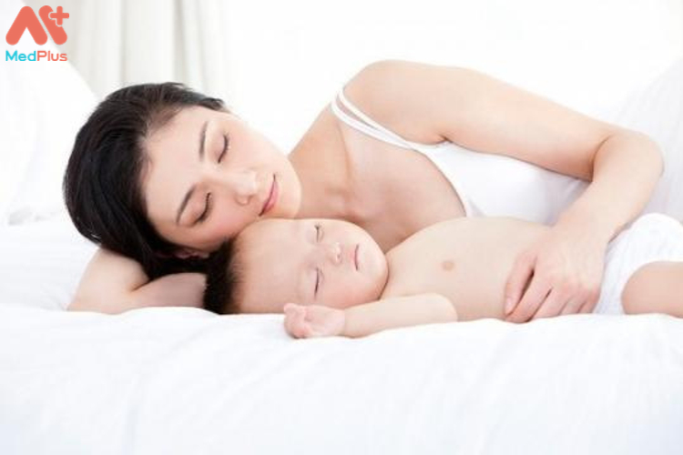 Ngủ và nghỉ ngơi thật nhiều là cách nhanh phục hồi cơ thể sau sinh và sinh mổ