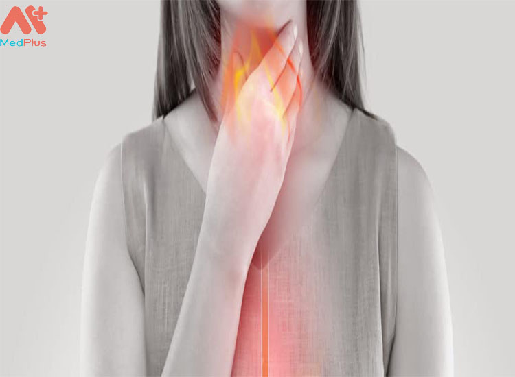 Do thực quản nằm sát các cơ vùng ngực. Nên đau thắt thực quản khi xảy ra cũng có thể ảnh hưởng đáng kể đến các cơ vùng ngực và gây ra tình trạng đau ép ngực,