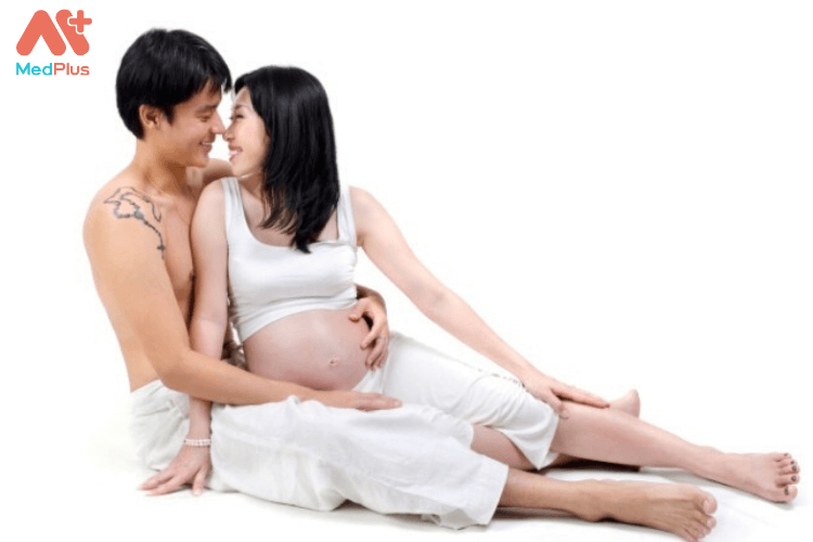 Các cặp vợ chồng nên tìm hiểu một số tư thế an toàn khi <strong>quan hệ tình dục</strong> để tránh ảnh hưởng đến quá trình mang thai