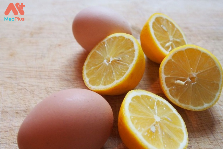 Lòng trắng trứng gà với nhiều dưỡng chất tốt cho làn da.