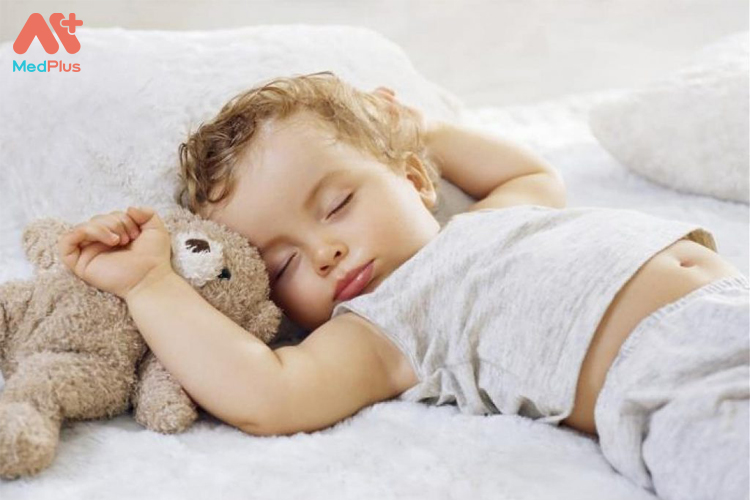 Cho con mặc đồ thoải mái khi ngủ