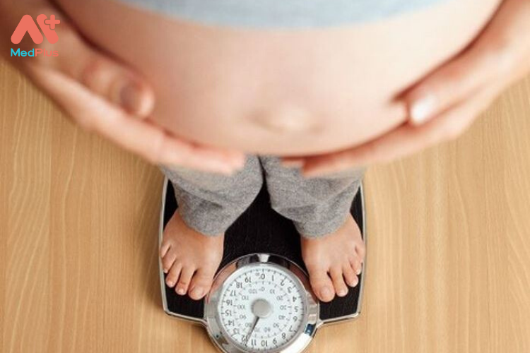 Cân nặng thất thường trong quá trình mang thai 2 tuần đầu thai kì