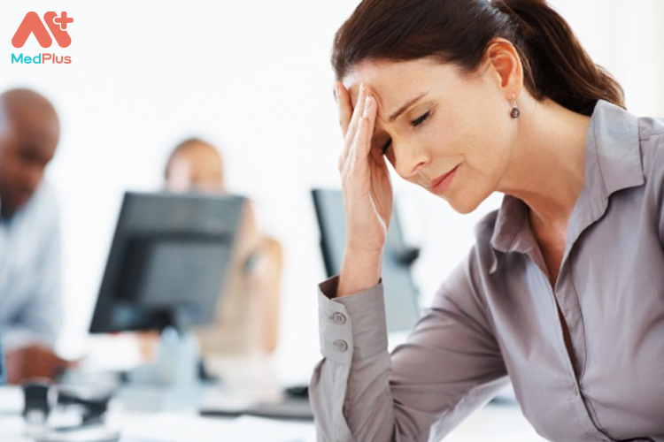8 Nguyên nhân gây ra đổ mồ hôi trộm ở người lớn 132 Lo lắng cũng là nguyên nhân gây ra bệnh