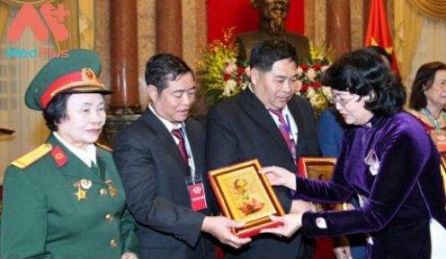 Lương y Phạm Văn Nhường nhận nhiều giải thưởng cao quý
