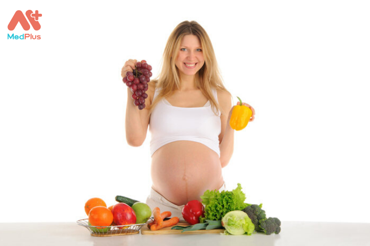Mẹ bầu cần cung cấp nguồn dinh dưỡng khoa học trong quá trình mang thai