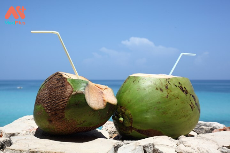 Nước dừa được xem là một trong những loại trái cây giàu vitamin nhất