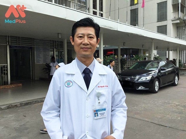 Tiến sĩ, bác sĩ Nguyễn Hữu Dũng với kinh nghiệm chuyên môn cao, đã từng công tác tại nhiều cơ sở y tế lớn tại TP.HCM