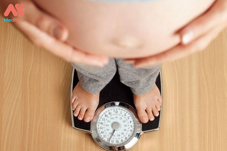 Tăng cân nhanh dấu hiệu dễ nhận biết nhất của mang thai đôi