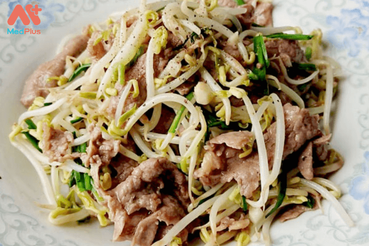 Món ăn từ giá đỗ cho mẹ bầu: Giá đỗ xào thịt 