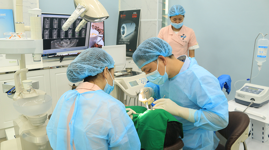 Thông tin cần thiết về nha khoa Quốc tế Việt Sing 130 Đội ngũ y bác sĩ với nhiều năm kinh nghiệm trong nghề