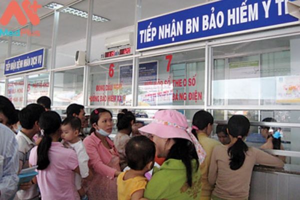 Ảnh khám bảo hiểm y tế minh họa