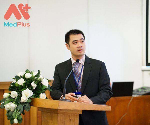BS CKI. Nguyễn Đình Bảo Hưng báo cáo tại các hội nghị khoa học