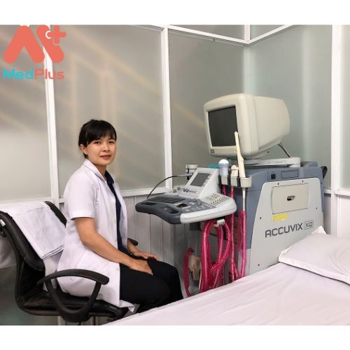 Bác sĩ Huỳnh Thị Thanh Giang tại phòng khám