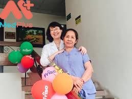 Bác sĩ Nguyễn Kim Dung tại phòng khám sản phụ khoa ngoài giờ