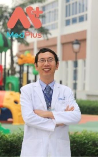 Bác sĩ Nguyễn Minh Tiến hiện đang là Phó Giám đốc Bệnh viện Nhi đồng Thành phố và có kinh nghiệm chuyên môn cao