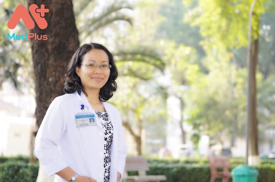 Bác sĩ chuyên khoa I Nguyễn Thị Hồng Loan hiện đang công tác tại khoa tiêu hóa bệnh viện Nhi Đồng 2