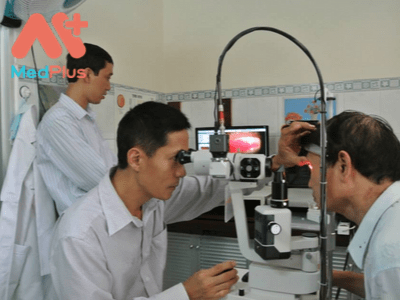 TS.BS. Trần Kế Tổ hiện đang là Bác sĩ khoa Khám và Điều trị – Bệnh viện Mắt thành phố Hồ Chí Minh