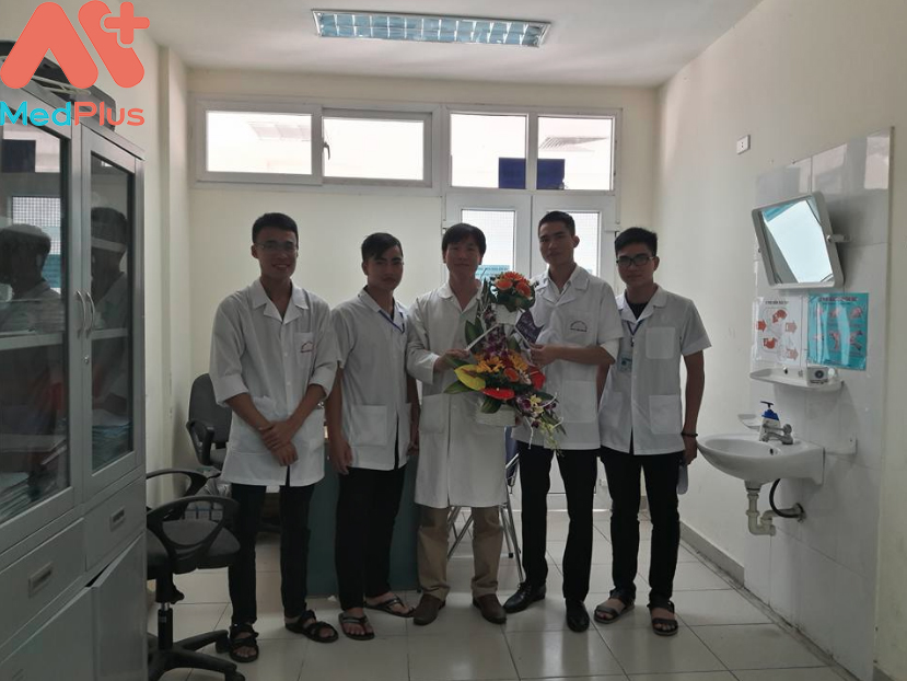 Bác sĩ Lê Quang Trung chuyên sản phụ khoa uy tín tại Hà Nội 130 ThS.BS Lê Quang Trung và đồng nghiệp