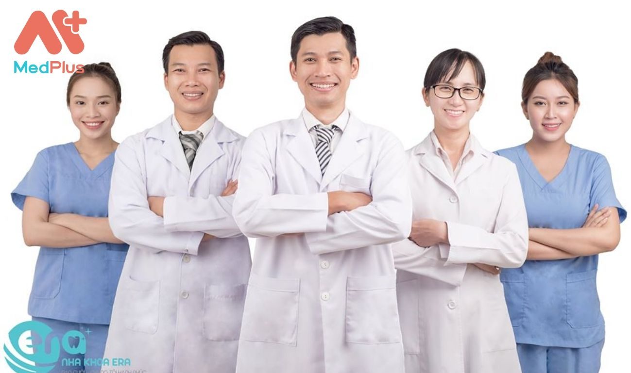 Đội ngũ y bác sĩ tại nha khoa Era