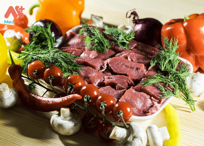 Theo y học cổ truyền, hầu hết các bộ phận của thịt dê đều được xem như vị thuốc trị bệnh.