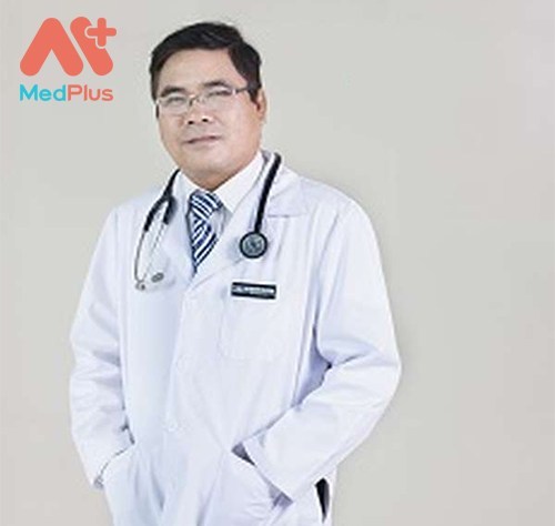 BS. Nguyễn Văn Khoan chuyên điều trị vẹo cổ cho bé 