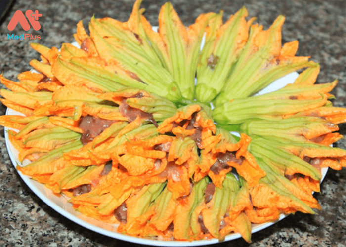 Các nhà nghiên cứu đã phát hiện ra chất beta – carotene trong bông bí giúp chống lão hóa tế bào và kháng ung thư.