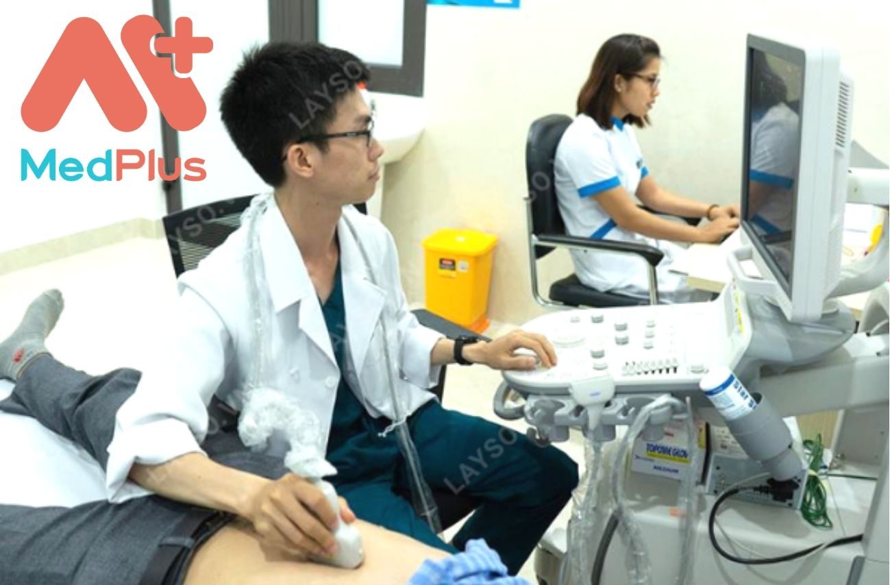 Chi tiết về phòng khám đa khoa BS Trần Ngọc Vang 131 Hình ảnh thăm khám tại phòng khám