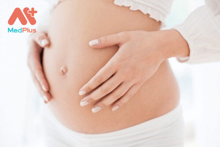 phụ nữ mang thai bị són tiểu ảnh hưởng như thế nào đến thai nhi