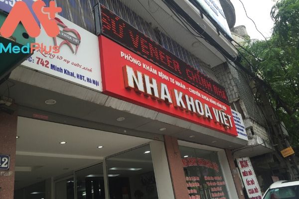 Bảng tên của phòng khám nha khoa Việt