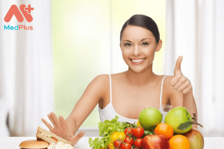 chế độ ăn uống dinh dưỡng cho người bị khô da