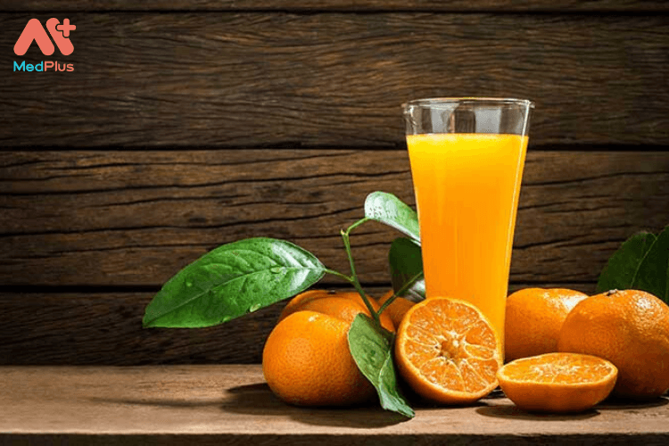 Bà bầu uống nước cam giúp tăng cường hệ miễn dịch