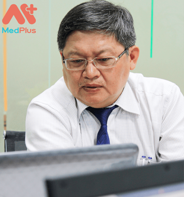 Bác sĩ Huỳnh Nghĩa khám trĩ uy tín hàng đầu TPHCM