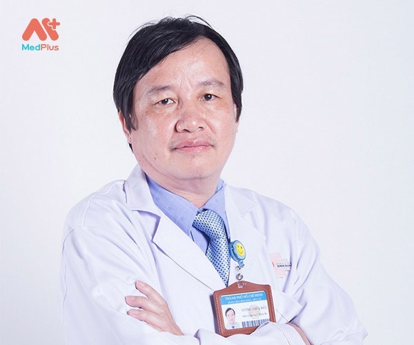 bác sĩ Vương Thừa Đức khám trĩ hàng đầu TPHCM