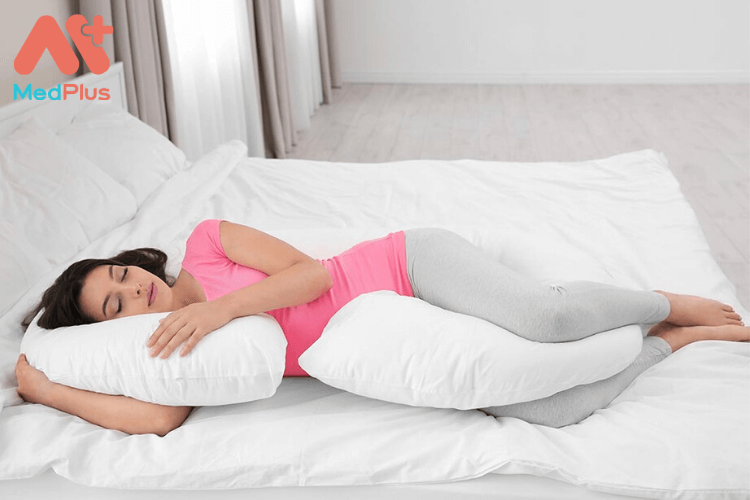 Tư thế ngủ phù hợp cho phụ nữ mang thai