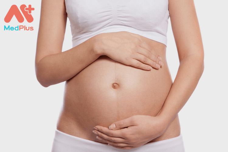 Bà bầu bị lồi rốn phải làm sao? Có ảnh hưởng đến thai nhi không? 128 Bà bầu bị lồi rốn phải làm sao?