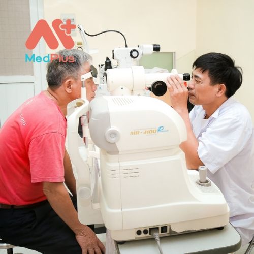 Bệnh nhân điều trị tại BV Mắt Hưng Yên