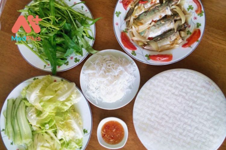 Hưỡng dẫn cách làm món cá hấp cuốn bánh tráng cho buổi tiệc gia đình 129 Hưỡng dẫn cách làm món cá hấp cuốn bánh tráng cho buổi tiệc gia đình