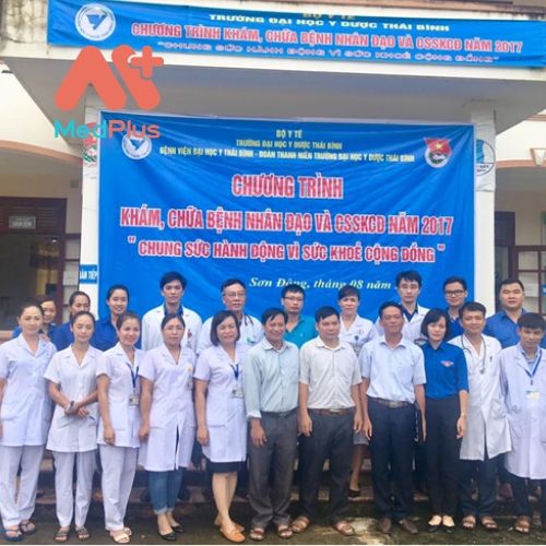 Các y bác sĩ tại BV đại học Y Thái Bình