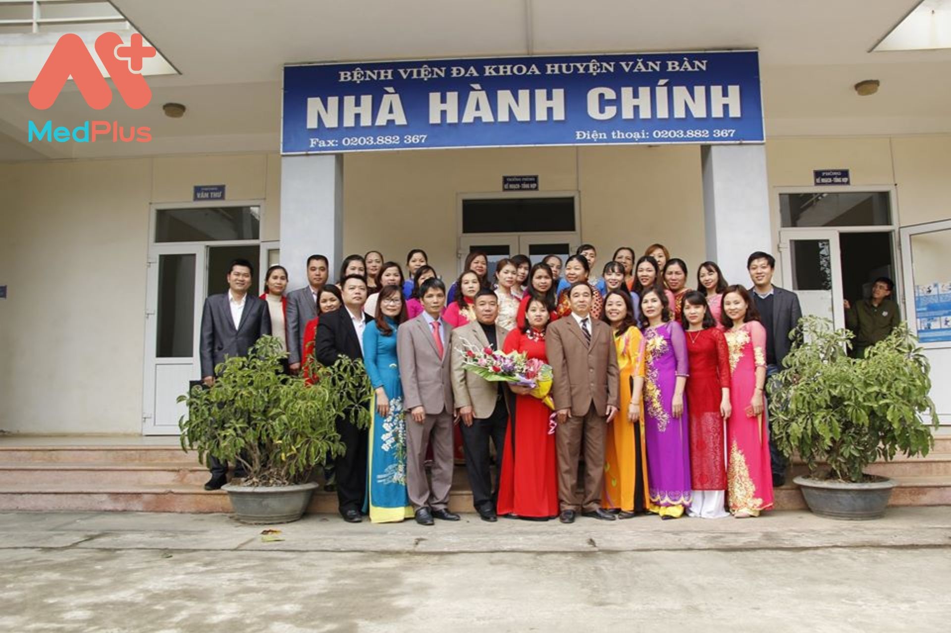 Cán bộ nhân viên BV đa khoa khu vực huyện Văn Bàn, Lào Cai