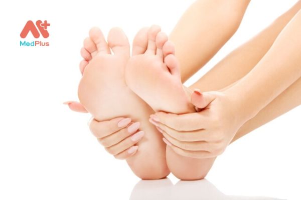 Làm sao để bảo vệ chân khỏi bệnh nước ăn chân?
