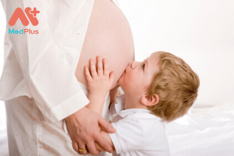 Bà bầu bị chua miệng ảnh hưởng như thế nào đến thai nhi?