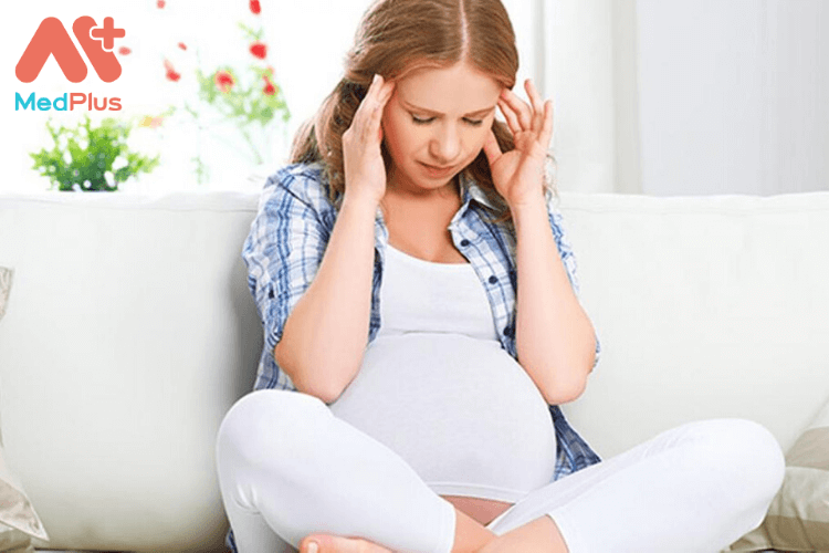 Bị đau đầu khi mang thai phải làm sao