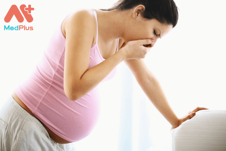 Bà bầu bị nhiễm độc thai nghén phải làm sao?